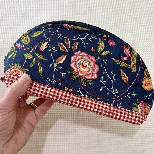 Curved Zipper Pouch Bag  (Florence Fancy Indigo)