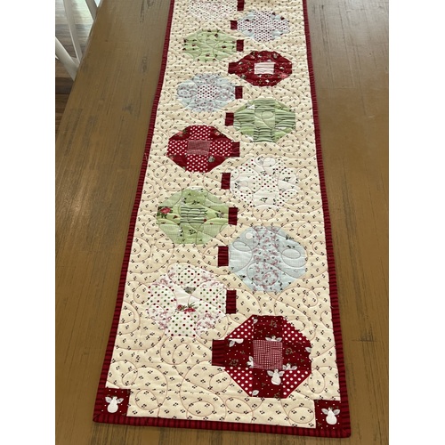 Christmas Bauble Table Runner