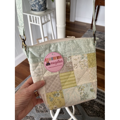 Dover Zipper Bag with Handle